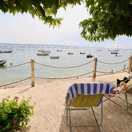 Comfortable, Renovated In Cap Ferret Location, 1st Line With Bay View