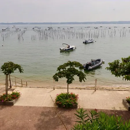 Comfortable, Renovated In Cap Ferret Location, 1st Line With Bay View