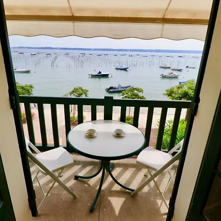 Comfortable, Renovated In Cap Ferret Location, 1st Line With Bay View Appartement