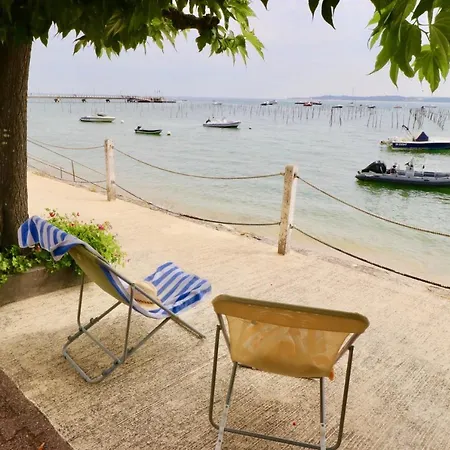 Comfortable, Renovated In Cap Ferret Location, 1st Line With Bay View *