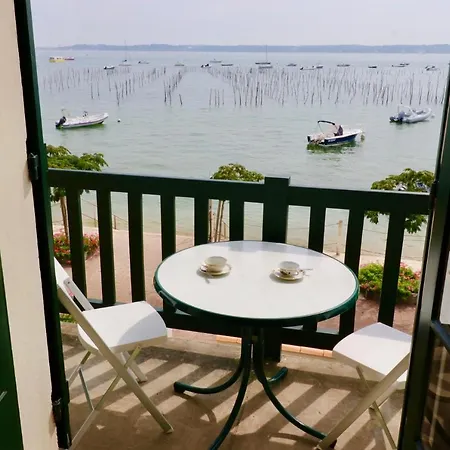 Comfortable, Renovated In Cap Ferret Location, 1st Line With Bay View Apartment *